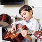 The Benefits of Learning Guitar Online for Your Health and Happiness