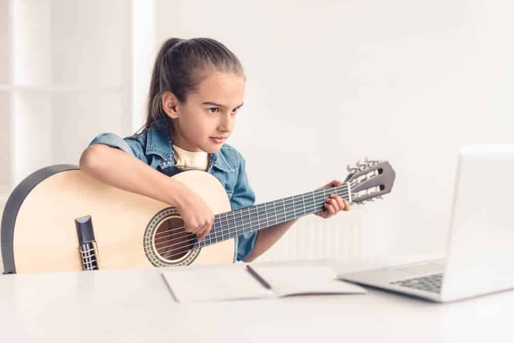 https://www.outlookindia.com/outlook-spotlight/the-best-online-guitar-lessons-complete-buyers-guide--news-315701